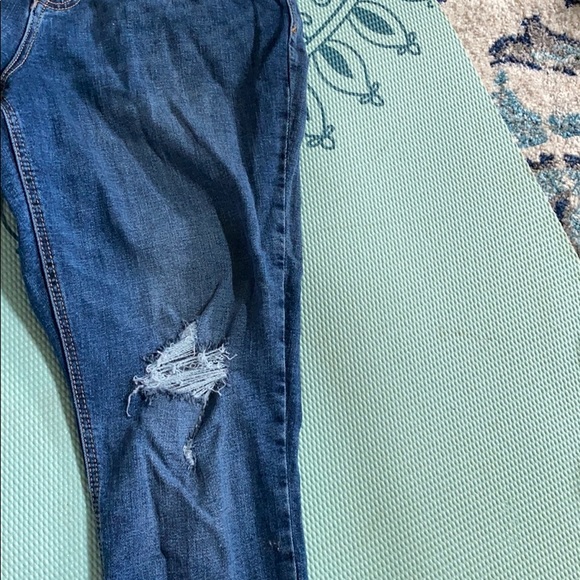 Old Navy Jeans! 🦋 - Picture 5 of 8